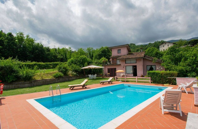 Stunning private villa for 6 people with private pool, WIFI, TV and pets allowed