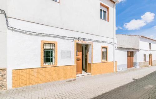 Stunning Home In Villanueva Del Rey