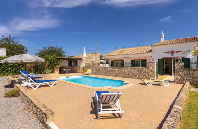 Stunning private villa for 6 people with WIFI, private pool, A/C, TV and terrace