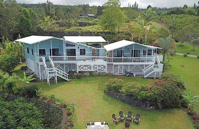 Stunning 180 degree Ocean Views 1 br/1 bath Studio on a 100% South Kona Farm