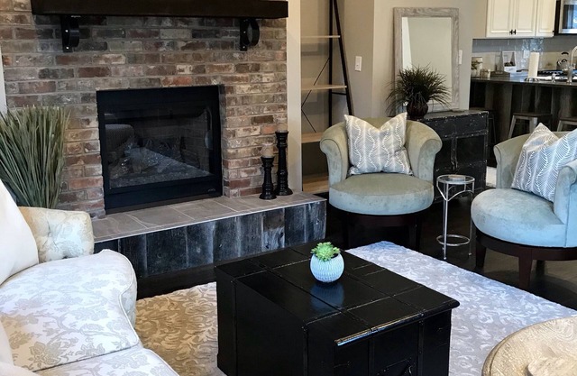 Stunning 1902 Historic Montford Cottage, Walk to downtown Asheville!