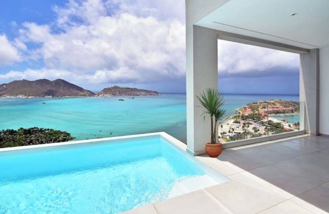 Stunning 2 BD Ocean View - Terraces Lt Bay
