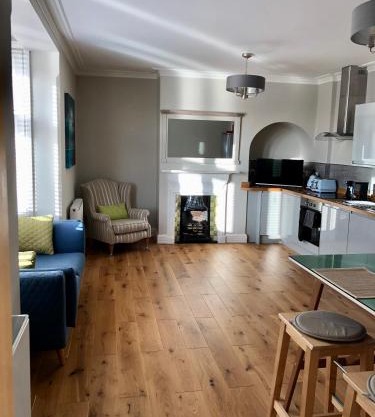 Stunning 2 Bed Georgian Apartment