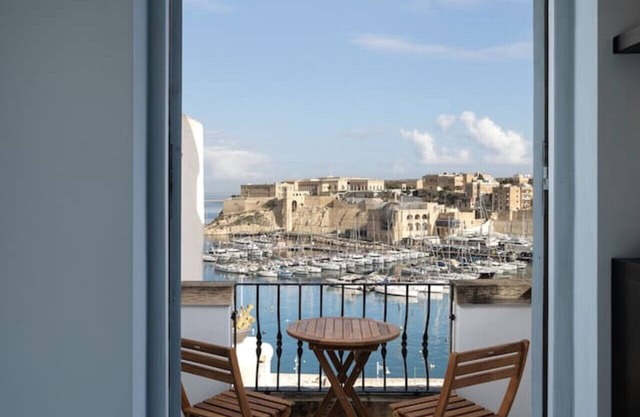 Stunning 2-Bedroom Home with Harbour Views in Birgu, Malta