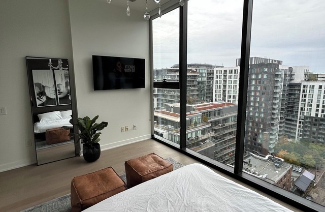 Stunning 2 storey large 1 bedroom loft in King Street West community on PH Level