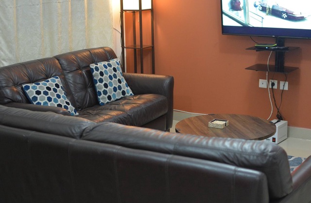 Stunning 2BR in Kinshasa Downtown, steps from French embassy.