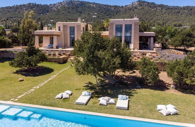 Stunning 3 Bedroom Villa in San Jose, 1036