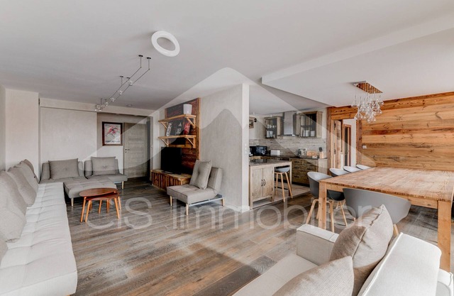 Stunning 6-Bedroom Apartment for 10 in Méribel Center, Near Ski Lifts and Shops