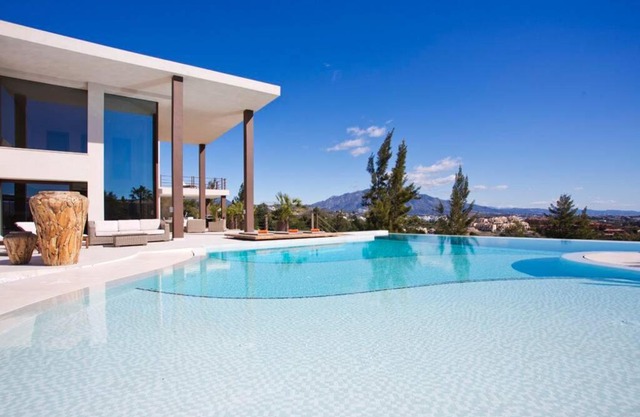 Stunning 9 bedroom villa with sea views