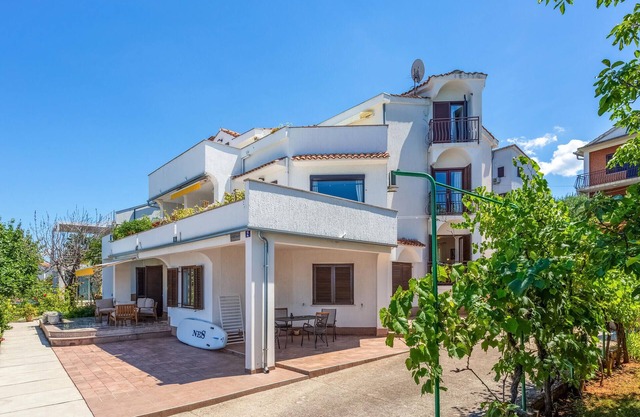 Stunning apartment in Njivice with WiFi