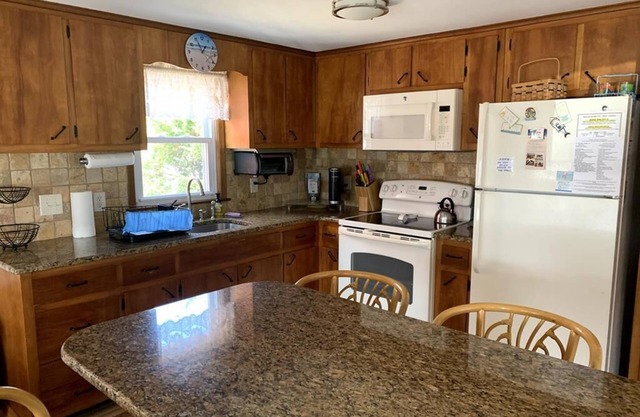 Stunning apartment in Surf City with 3 Bedrooms, Internet and WiFi