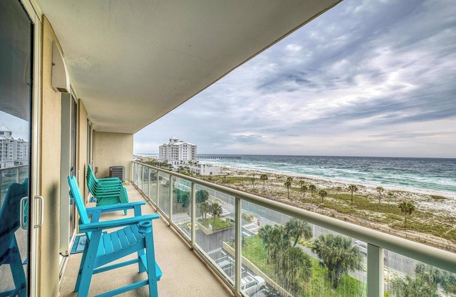 Stunning Condo with Direct Gulf Views -SYC 7F