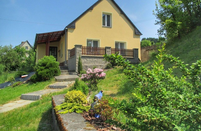 Stunning private villa for 12 guests with WIFI, private pool, terrace, pets allowed and parking