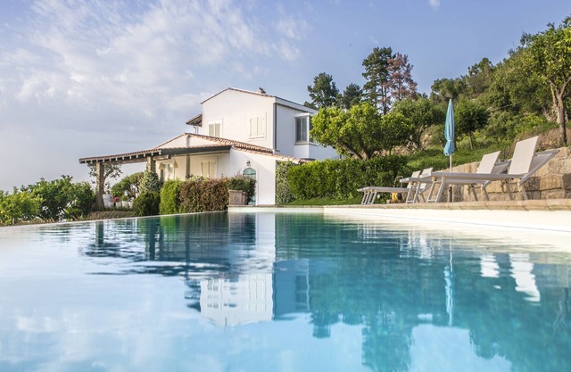 Stunning hillside villa with pool overlooking the sea