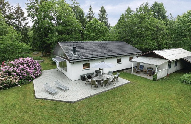 Stunning home in Aakirkeby with WiFi