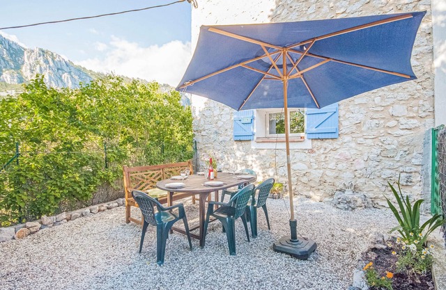 Stunning home in Andon with kitchen