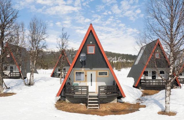 Stunning home in Heggenes