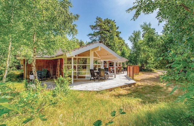 Stunning home in Højby with kitchen
