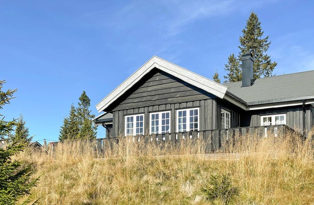 Stunning home in Sjusjøen with sauna