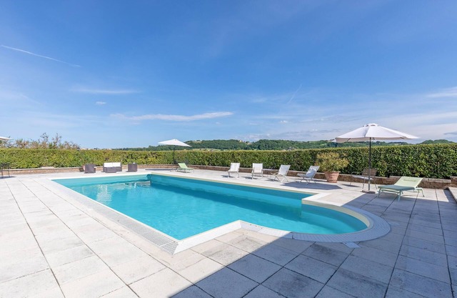 Stunning home in Tolentino