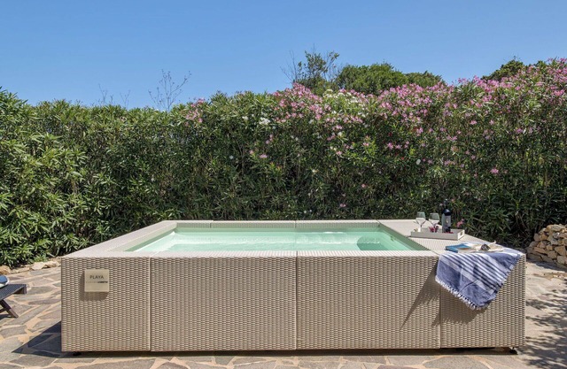Stunning private villa for 6 people with WIFI, private pool, A/C, TV, terrace and parking