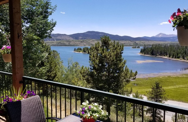 Stunning, Lake Forest, Frisco Condo -Spectacular Views!