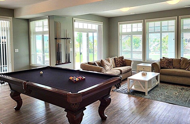 🏡 Stunning Lakeview Home | 2 Kitchens | 4BR/4BA | Family-Friendly 🎉