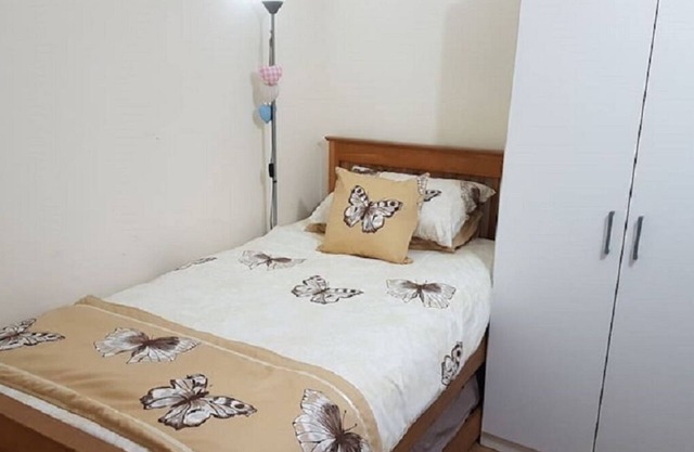 Stunning Large Room at Canons Park In a Clean Modern 2 Bedroom Flat.