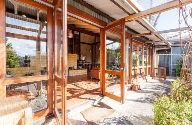 Stunning Leura Home with Hot Tub