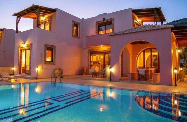 Stunning Luxury 4 bedroom Villa in Lindos with large private pool!