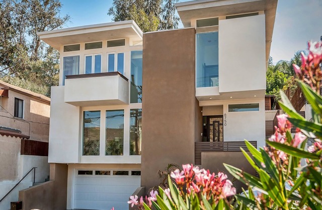 Stunning Modern House in Hollywood Hills