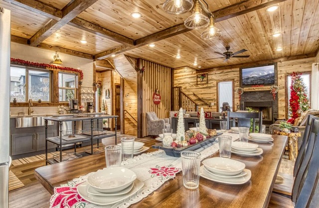 Stunning Mountain Views Brand New Cabin