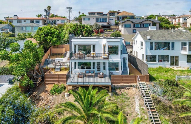 Stunning Ocean View Spanish House Sleep 12 Comfy