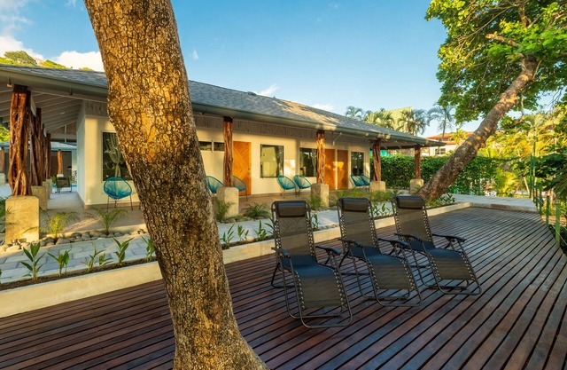 Stunning OCEANFRONT Beach Villa! Just steps to warm sand and cool ocean water