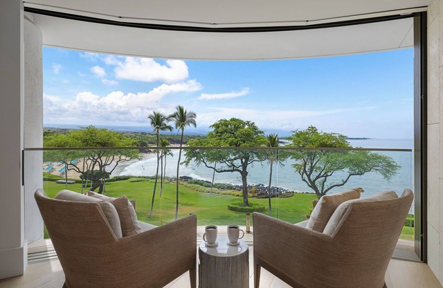 Stunning Oceanfront Penthouse - Steps from Beach