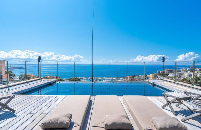 Stunning private villa for 8 people with A/C, WIFI, private pool, TV and patio
