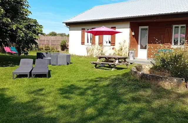 Stunning private villa for 6 people with WIFI, TV, pets allowed and parking