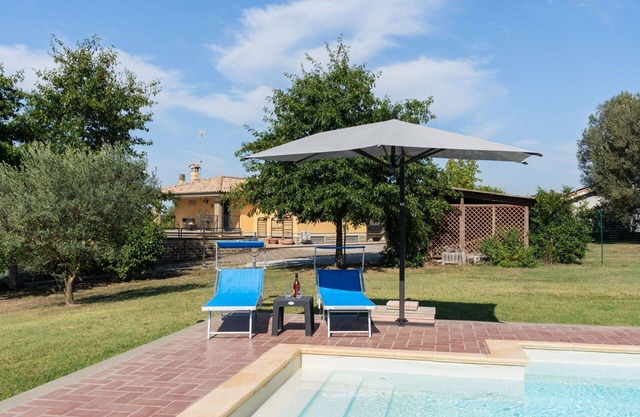 Stunning private villa for 6 people with private pool, WIFI, A/C, TV, patio and pets allowed