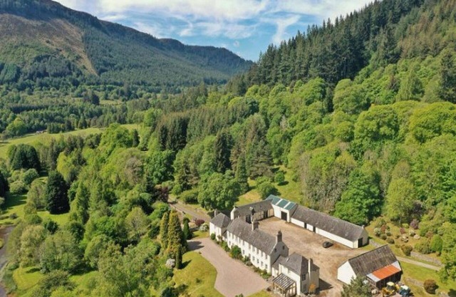 Stunning private villa for 6 guests with WIFI, TV and parking