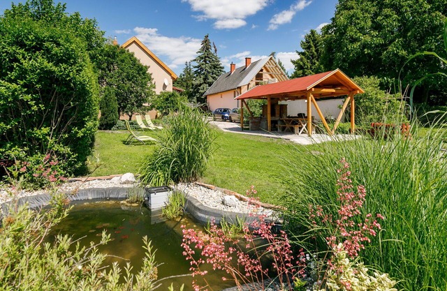 Stunning private villa for 8 guests with A/C, WIFI, TV, patio, pets allowed and parking