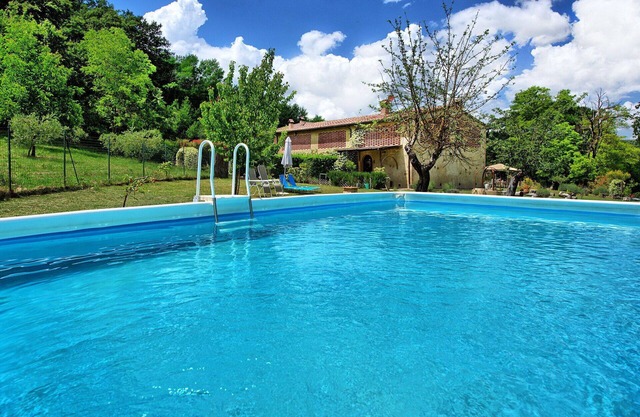 Stunning private villa for 5 guests with private pool, WIFI, A/C, TV and panoramic view