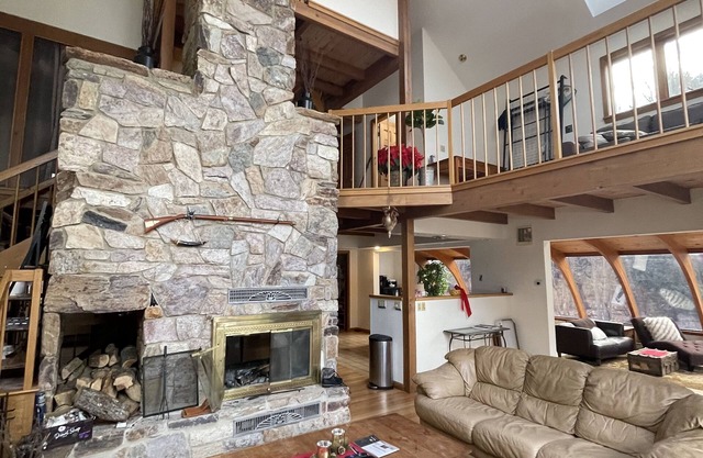 Stunning private Maine lakefront home with hot tub.