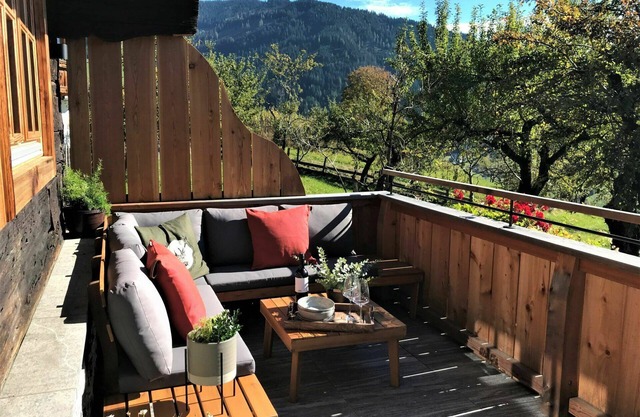 Stunning private villa for 2 guests with WIFI, TV and patio