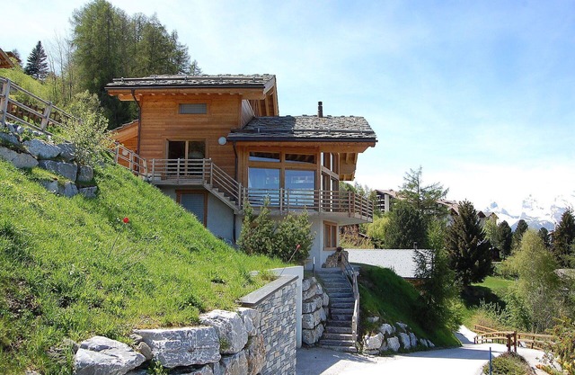 Stunning private villa for 10 people with WIFI, TV and terrace