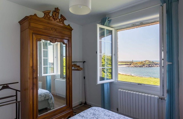 Stunning private villa for 4 people with WIFI, TV, terrace, pets allowed and parking