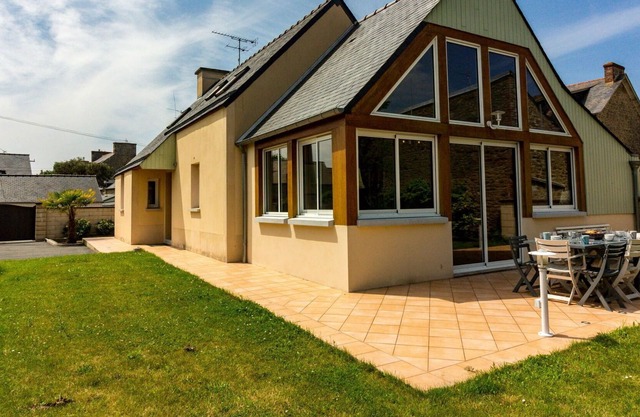 Stunning private villa for 8 guests with WIFI, TV, terrace and parking