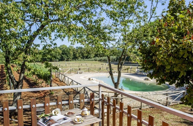 Stunning private villa with private pool, WIFI, TV, patio, pets allowed, panoramic view and park.