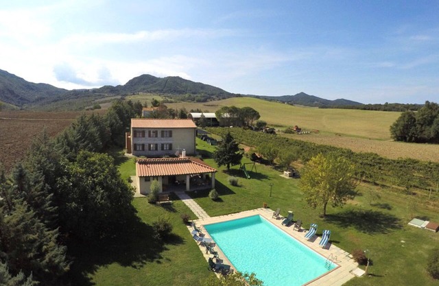 Stunning private villa for 20 people with WIFI, private pool, TV, terrace and panoramic view