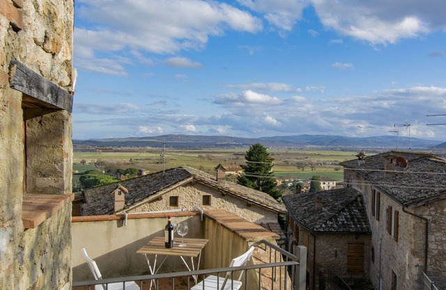 Stunning private villa for 6 people with WIFI, TV, terrace, pets allowed and panoramic view