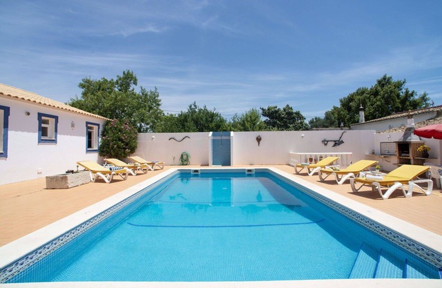 Stunning private villa for 8 people with WIFI, private pool, TV and terrace